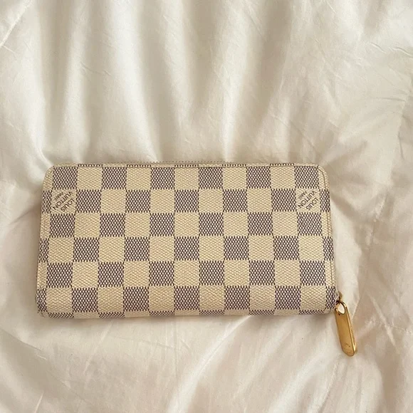 Louis Vuitton | 2007 Damier Azur Pattern Zippy Wallet - Picture 1 of 13